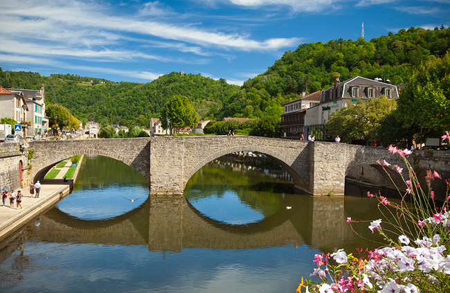Le Pont des Consuls de Villefranche de Rouergue sur l'Aveyron